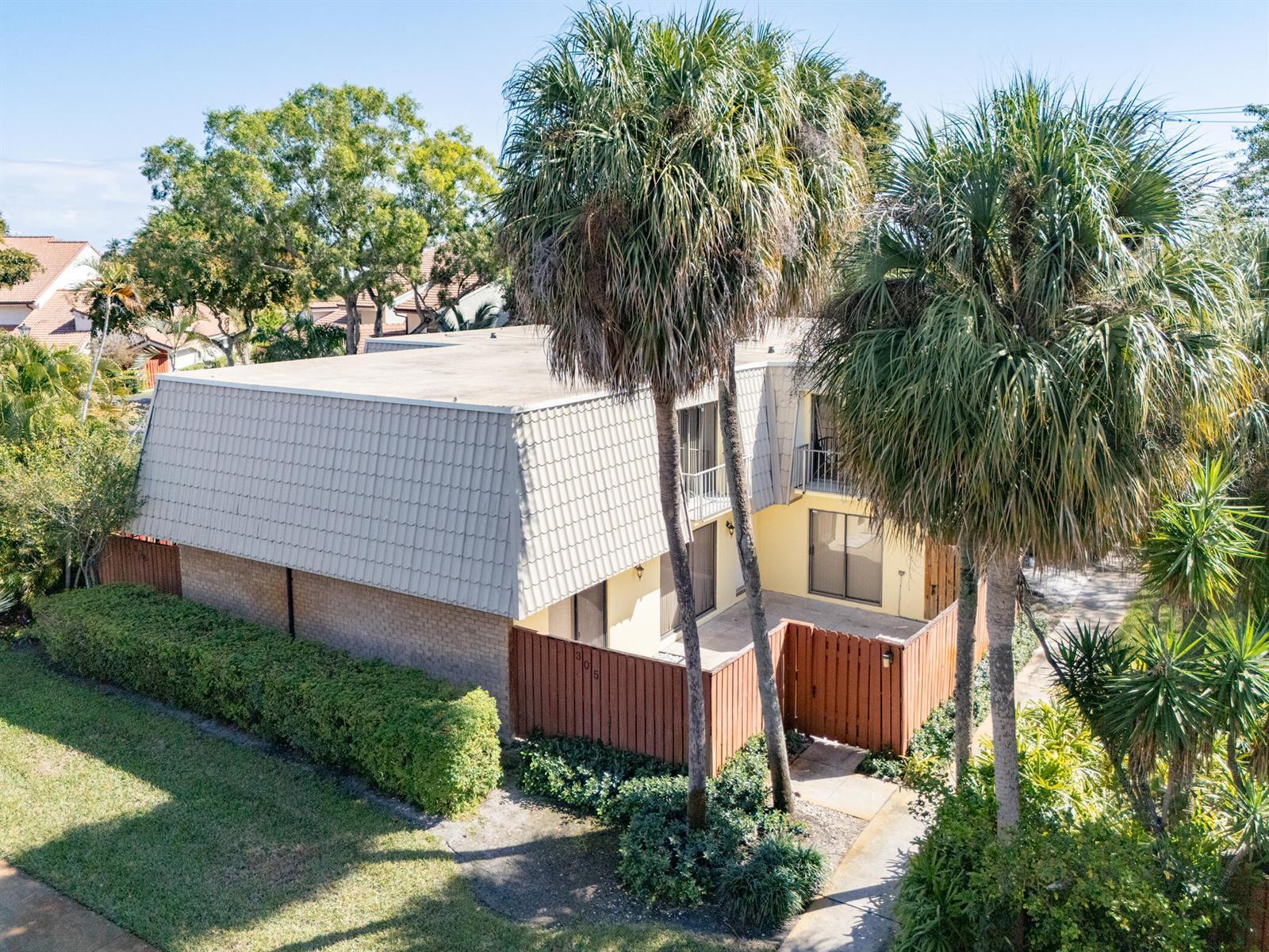 1700 Embassy Drive # 305, West Palm Beach FL 33401 photo 3