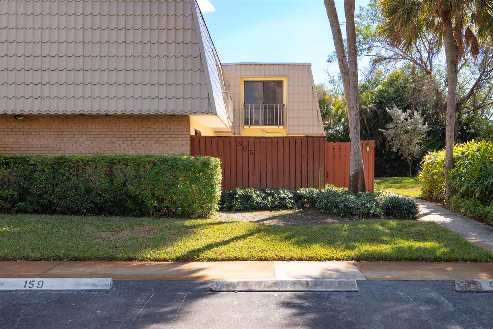 1700 Embassy Drive # 305, West Palm Beach FL 33401 photo 4