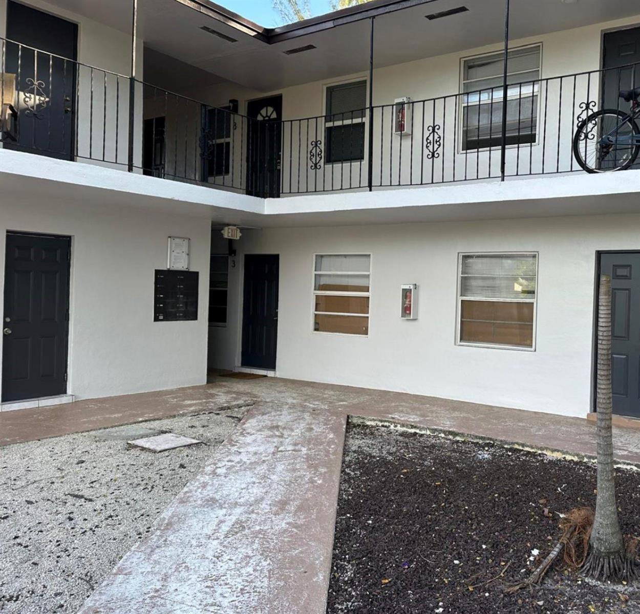 600 NE 46th Court # 4, Oakland Park FL 33334 photo 2