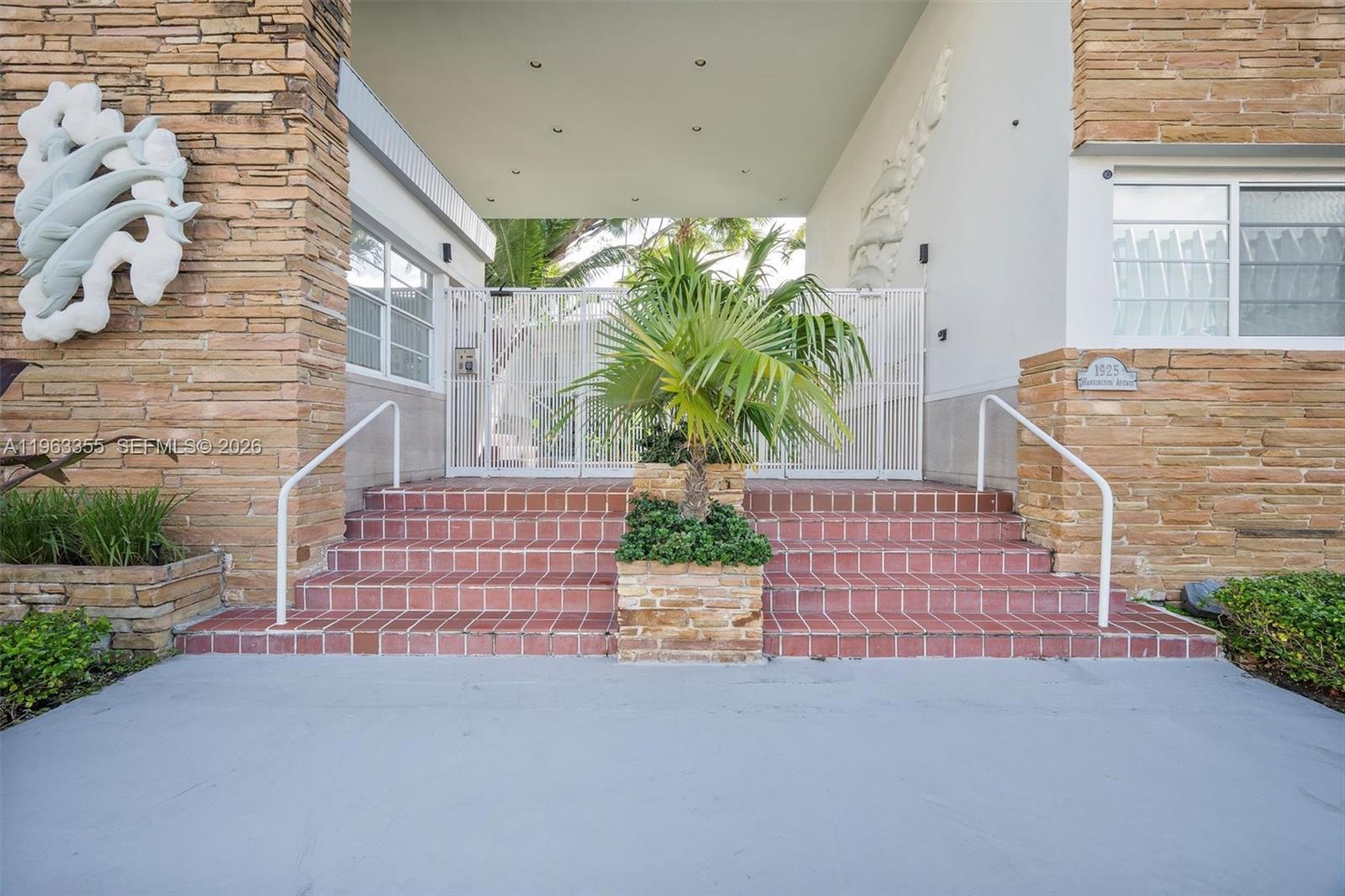1925 Washington Ave # 21, Miami Beach FL 33139 photo 3