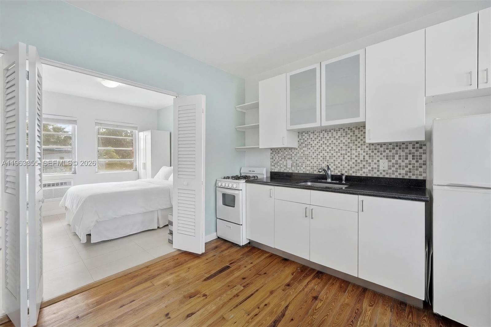 1925 Washington Ave # 21, Miami Beach FL 33139 photo 4