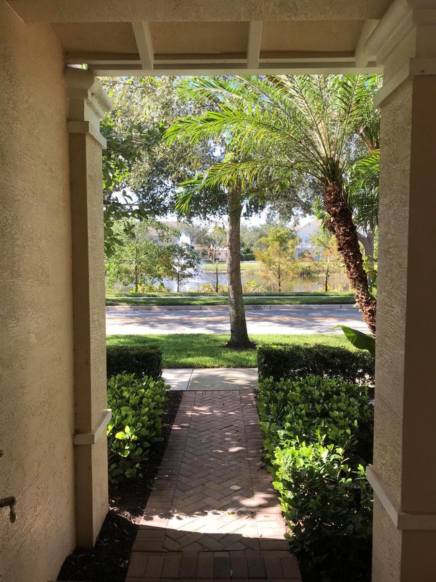 141 E Thatch Palm Circle, Jupiter FL 33458 photo 3
