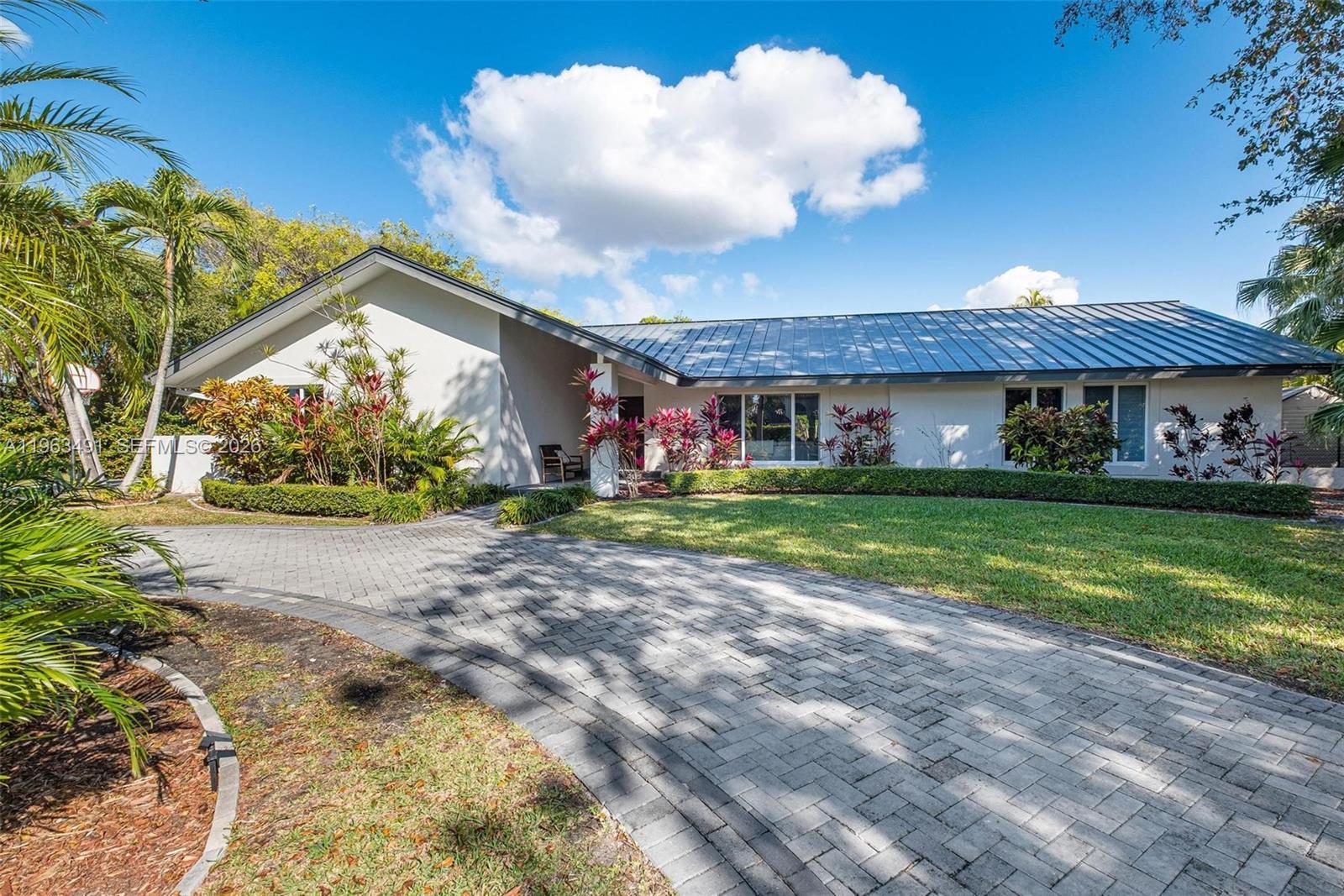 7231 SW 174th St, Palmetto Bay FL 33157
