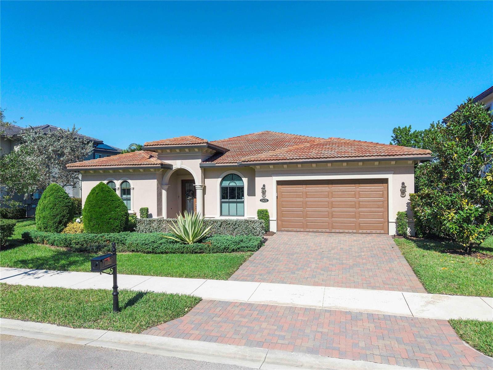 11431 W Watercrest Circle, Parkland FL 33076 photo 4