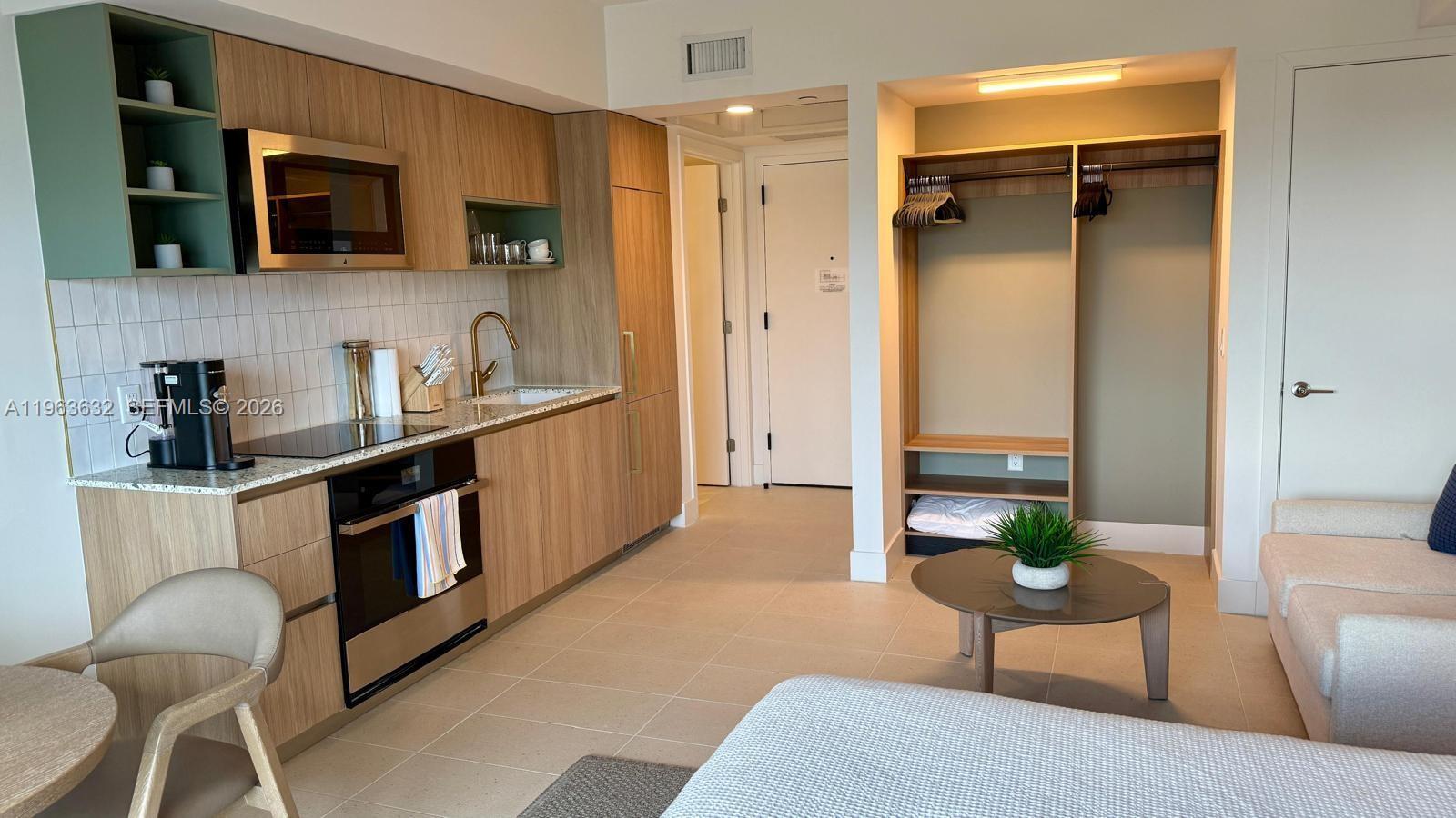 159 NE 6th St # 4010, Miami FL 33132 photo 4