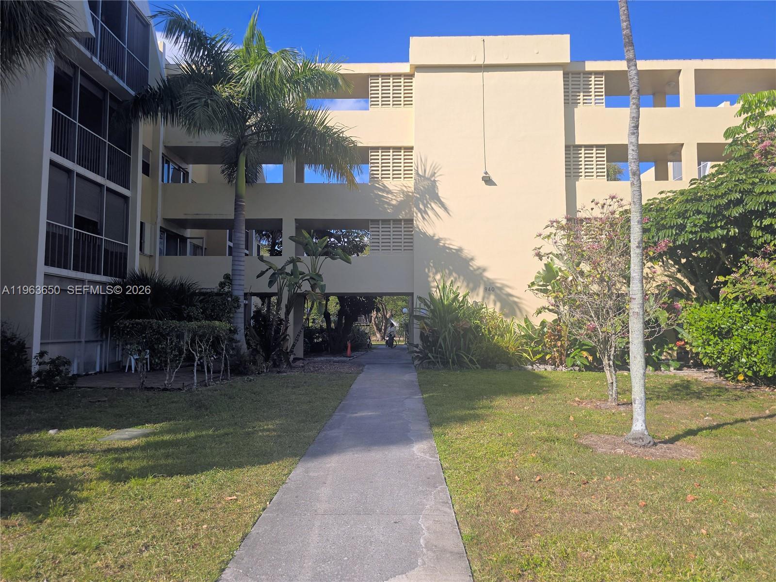 940 NE 199th St # 114, Miami FL 33179 photo 2