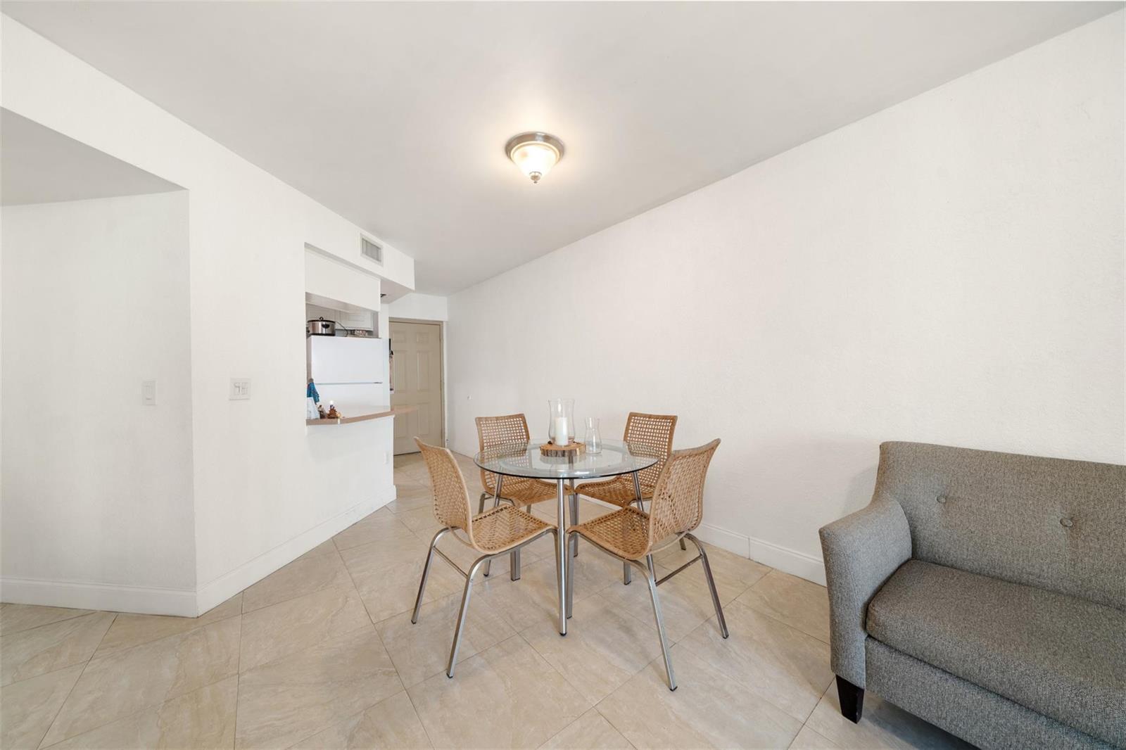 8225 Lake Drive # 205, Doral FL 33166 photo 2