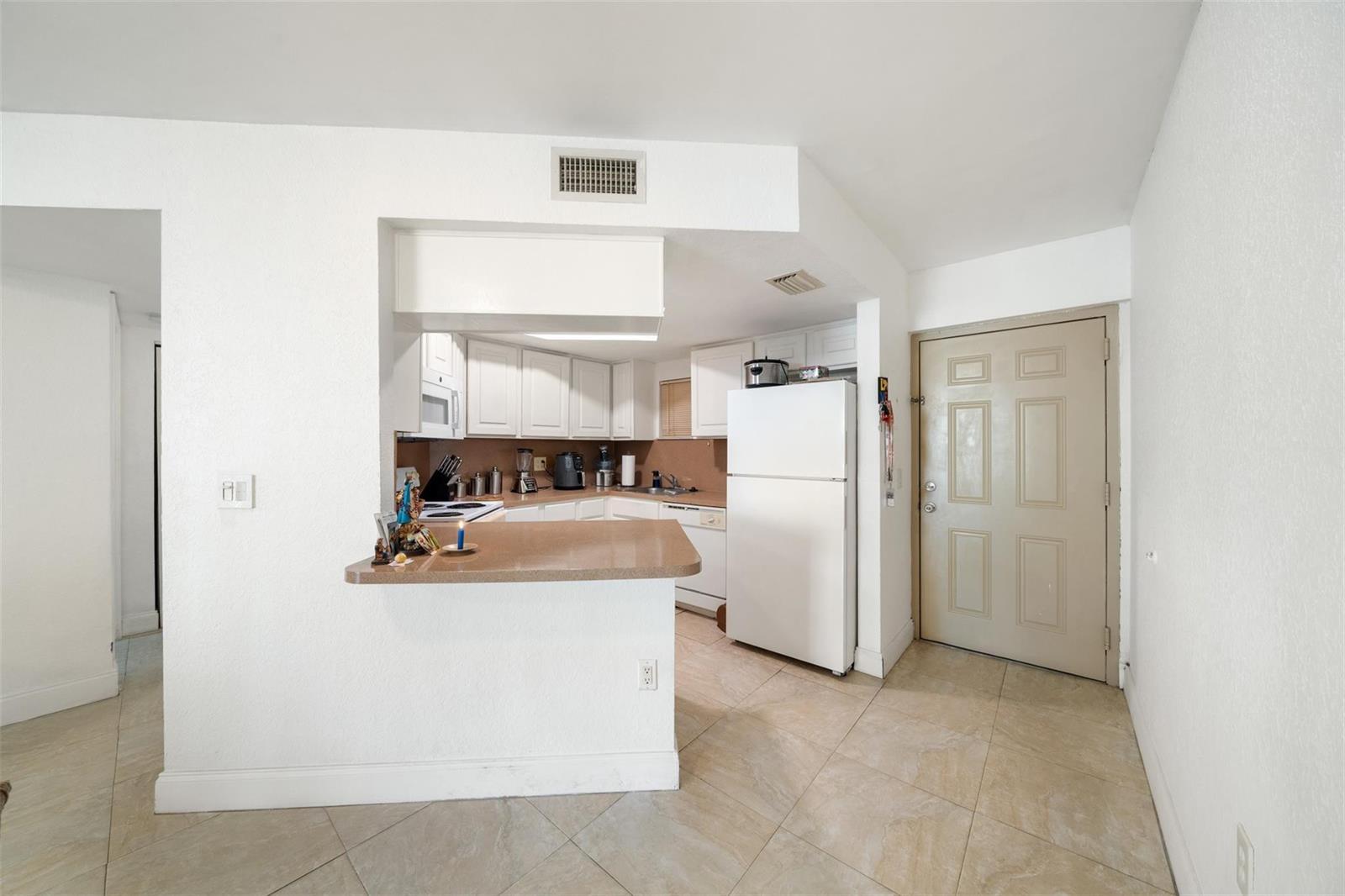 8225 Lake Drive # 205, Doral FL 33166 photo 3