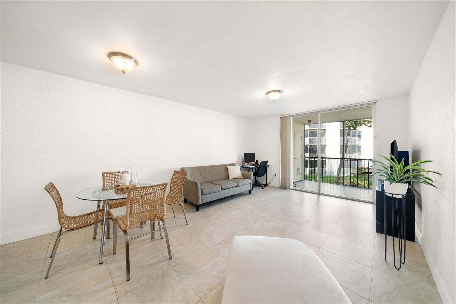 8225 Lake Drive # 205, Doral FL 33166