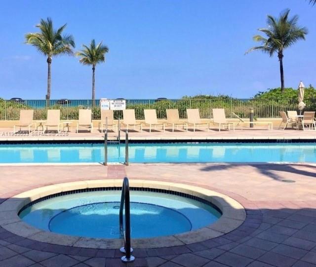 Hallandale Beach, FL 33009 photo 5