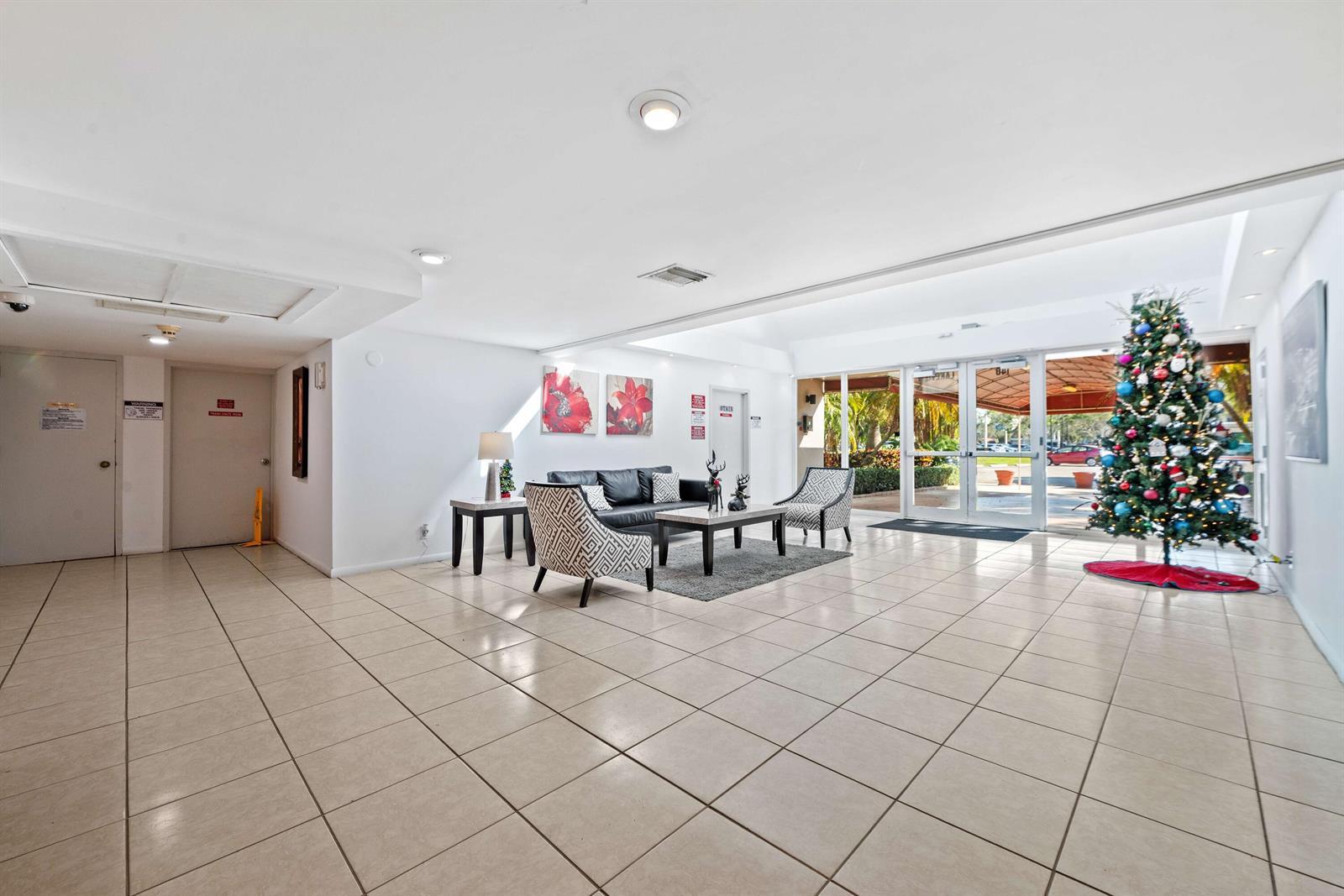 140 Lakeview Drive # 103, Weston FL 33326 photo 2