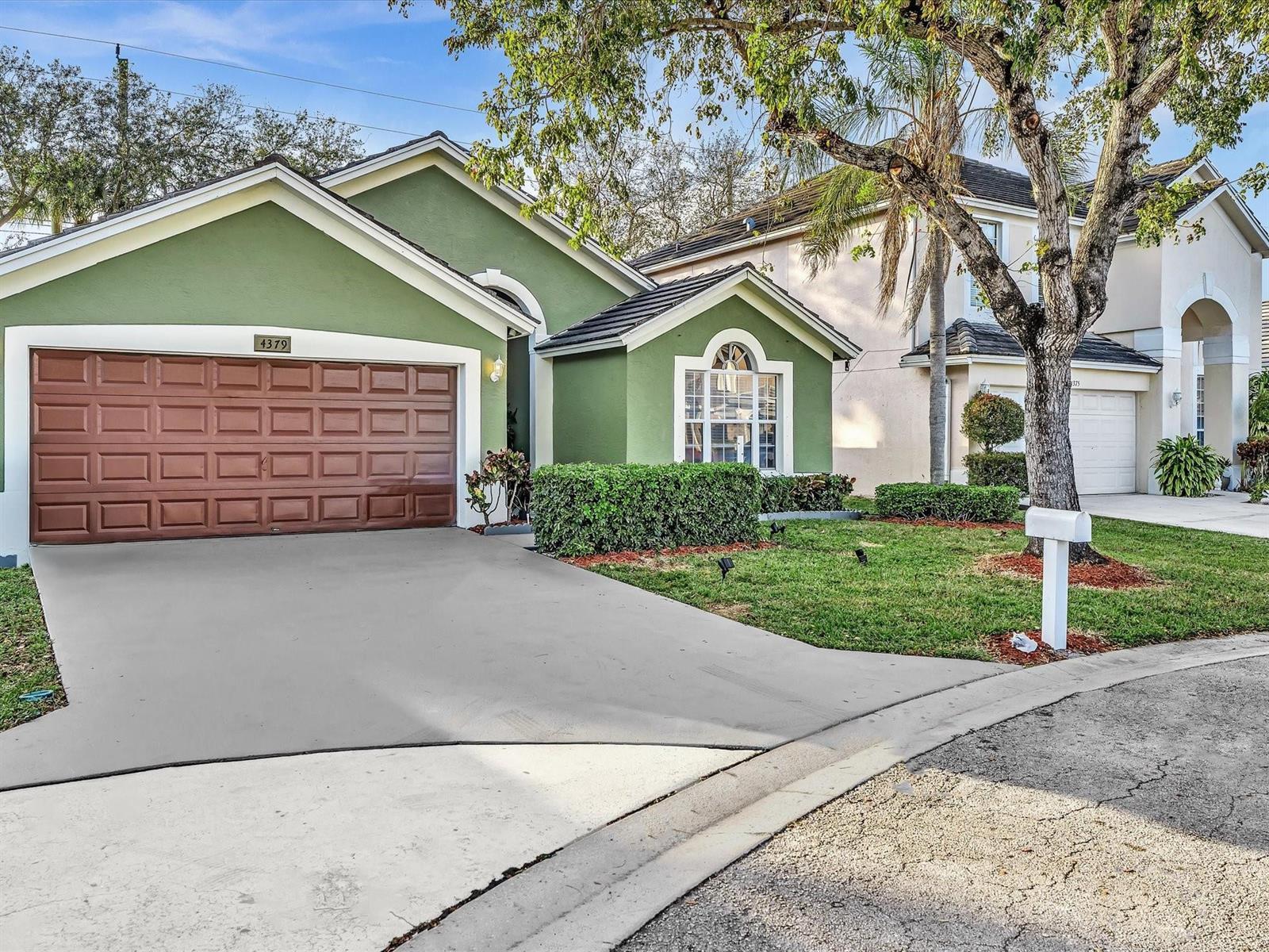 4379 Leicester Court, West Palm Beach FL 33409 photo 2