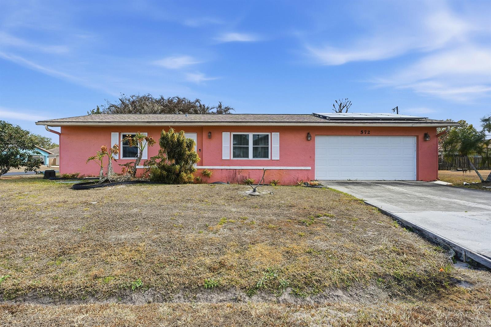 572 SE Fallon Drive, Port St. Lucie FL 34983 photo 2