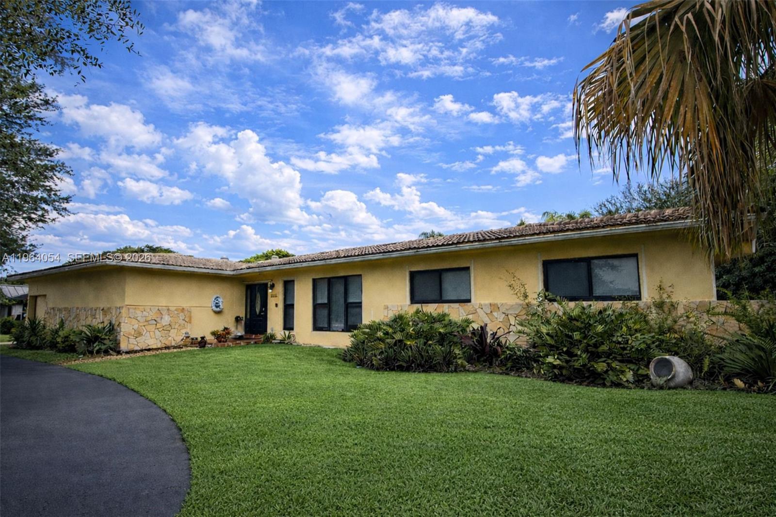 9761 SW 148th St, Miami FL 33176