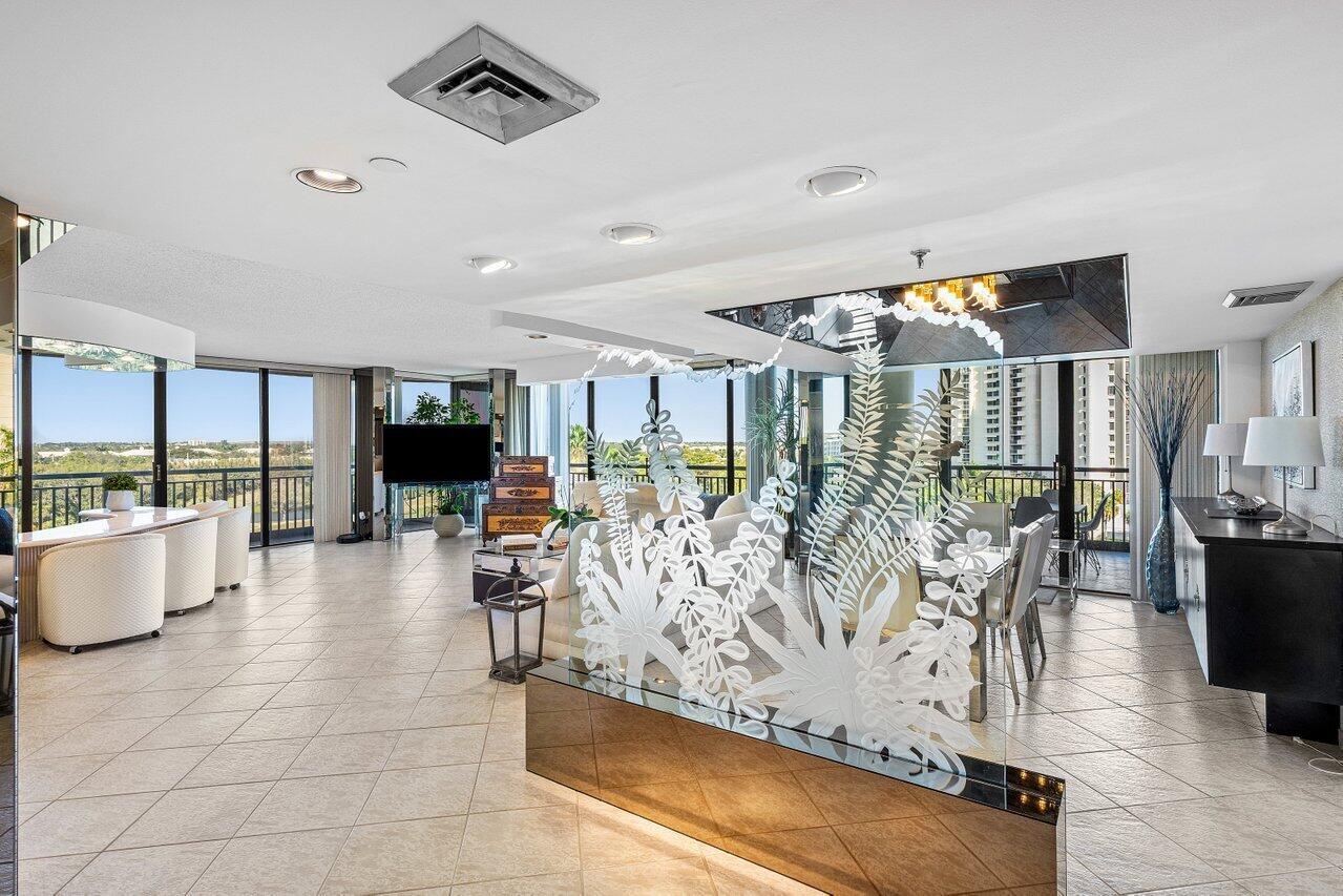 2427 Presidential Way # 701, West Palm Beach FL 33401 photo 2