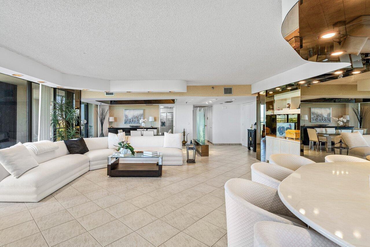 2427 Presidential Way # 701, West Palm Beach FL 33401 photo 3