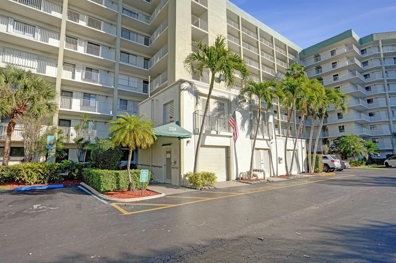 2334 S Cypress Bend Drive # 907, Pompano Beach FL 33069 photo 2