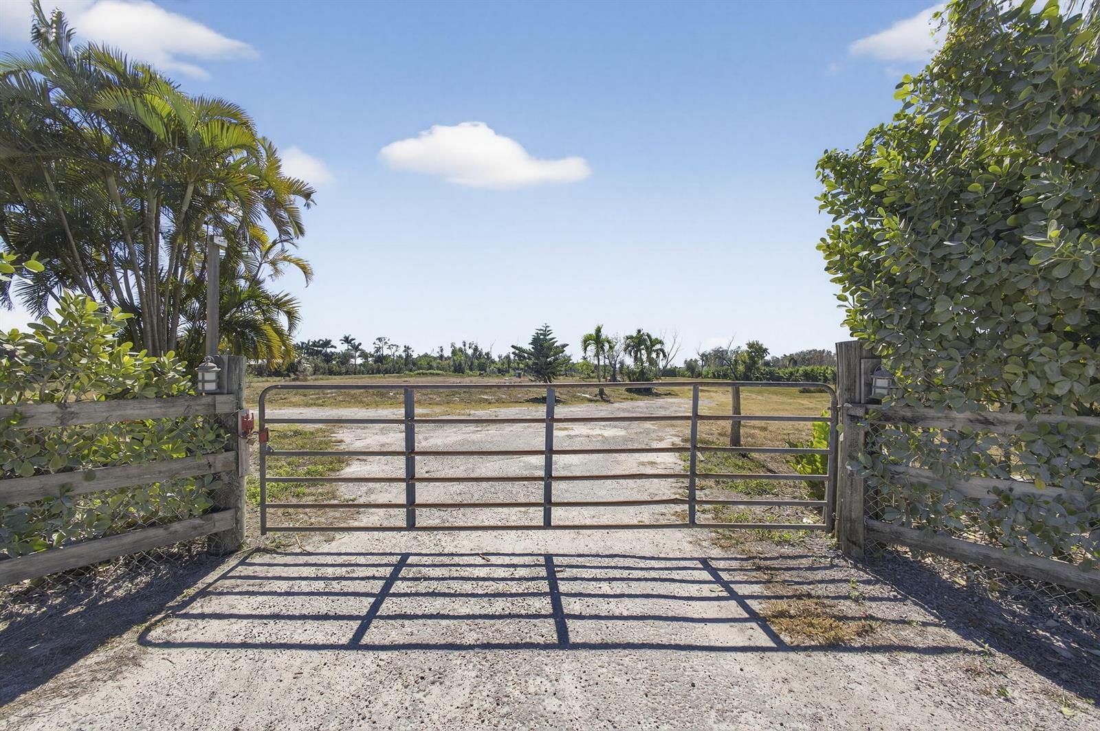 16296 Deer Path Lane, Wellington FL 33470 photo 4