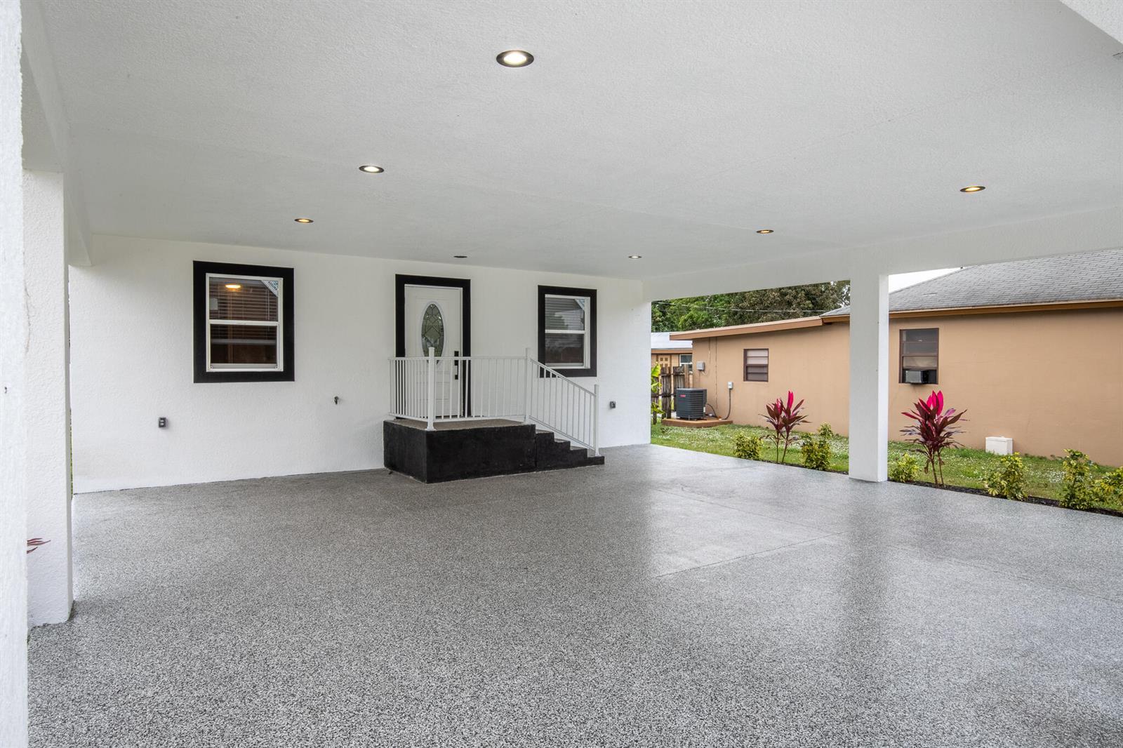 332 W Ventura Avenue, Clewiston FL 33440 photo 3
