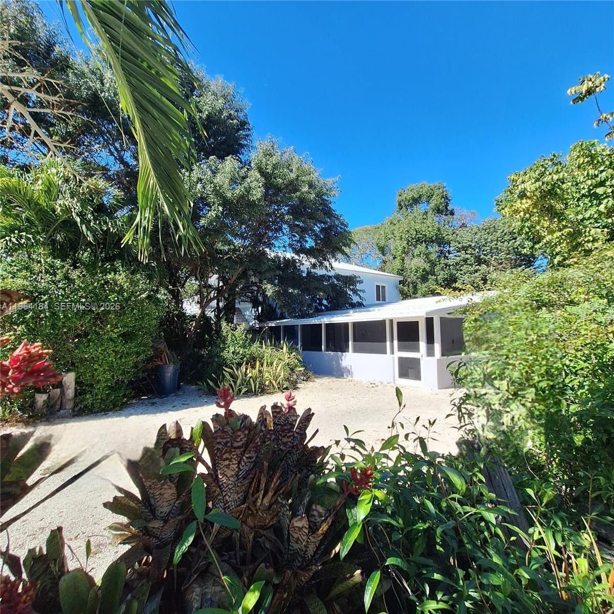 27 Pompano Ave, Key Largo FL 33037 photo 2
