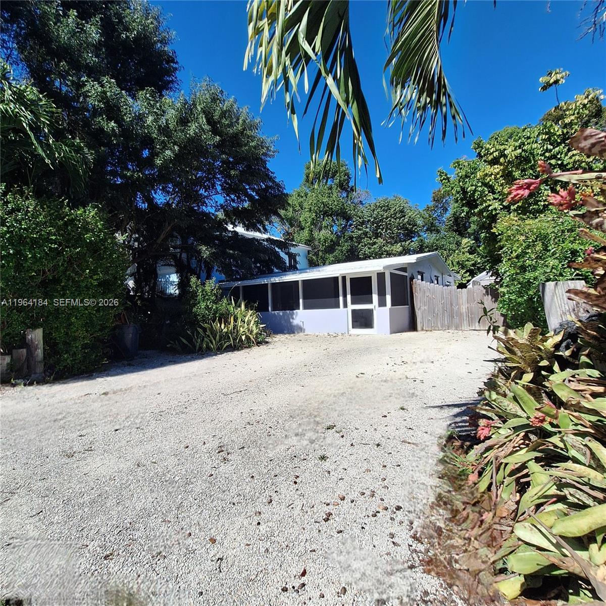 27 Pompano Ave, Key Largo FL 33037
