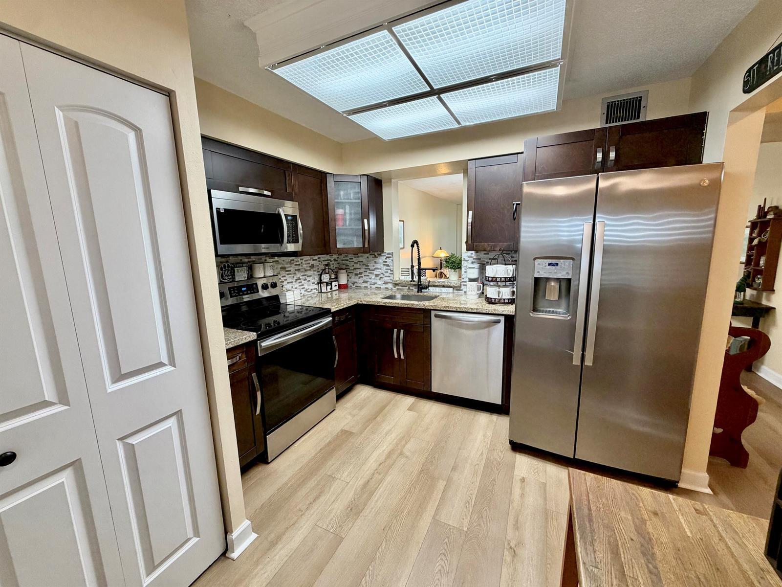 7320 Lake Cir Drive # 204, Margate FL 33063 photo 4
