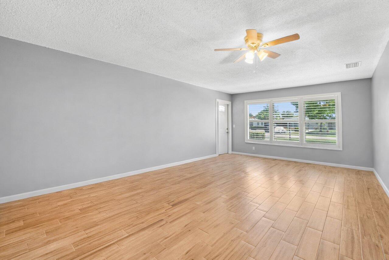 7376 W Oakridge Circle # C, Lantana FL 33462 photo 3
