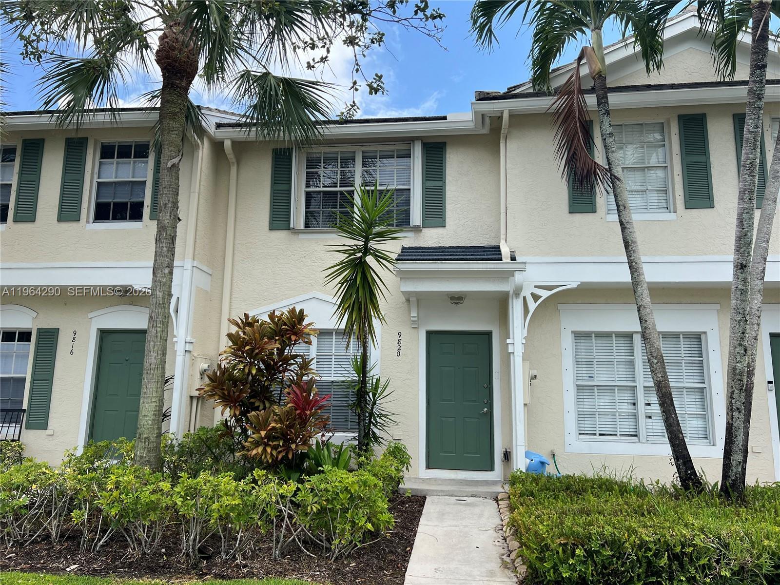 9820 NW 56th Pl, Coral Springs FL 33076