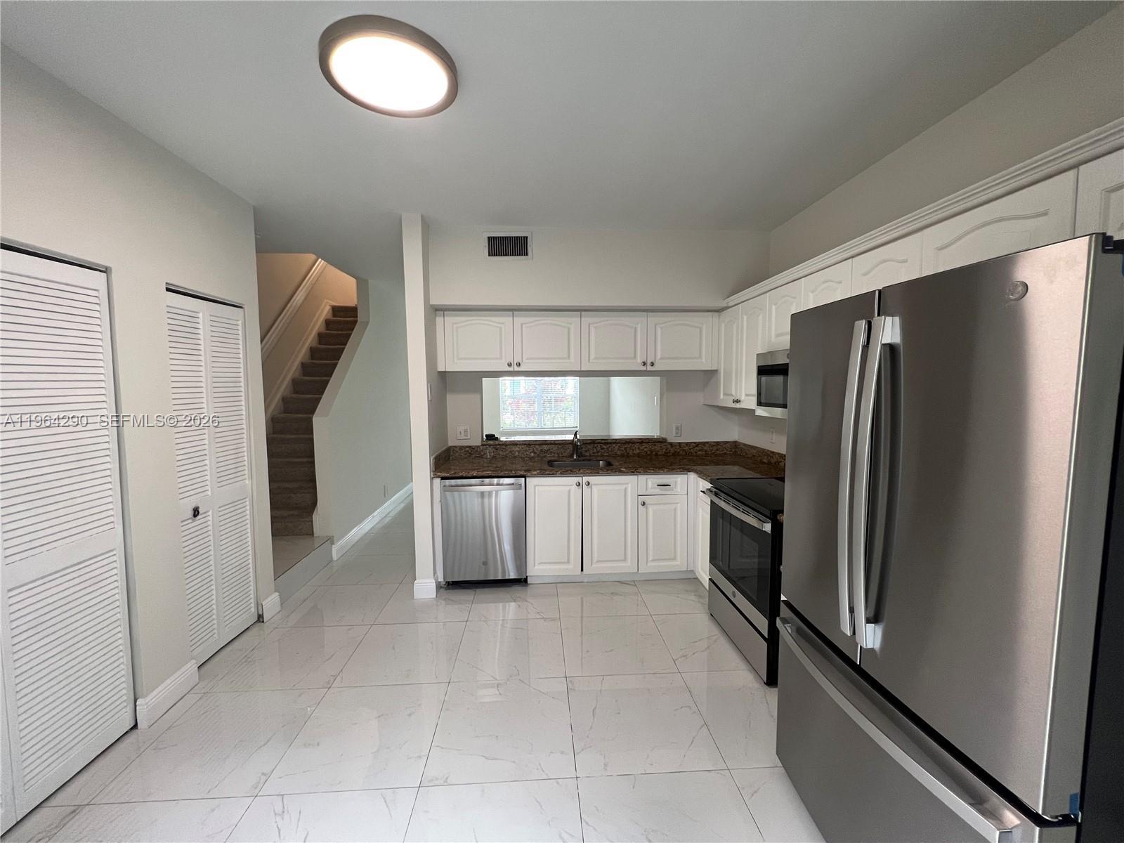 9820 NW 56th Pl, Coral Springs FL 33076 photo 4