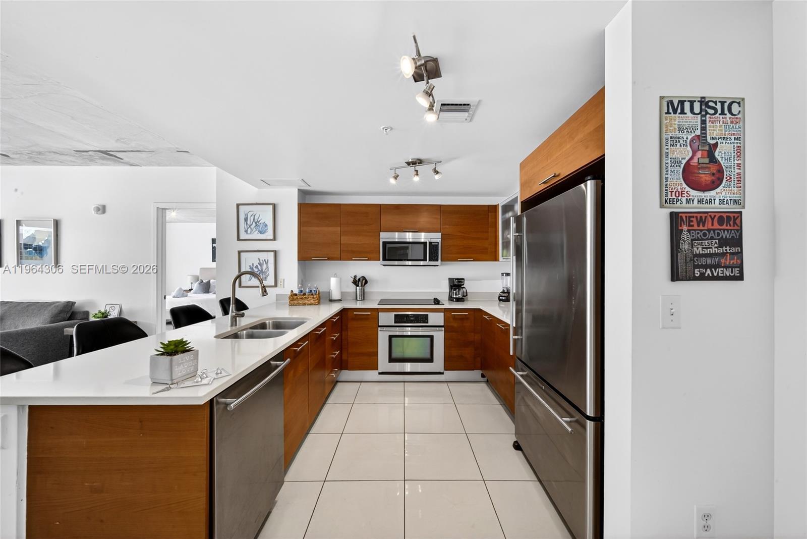 3250 NE 1st Ave # 502, Miami FL 33137 photo 2
