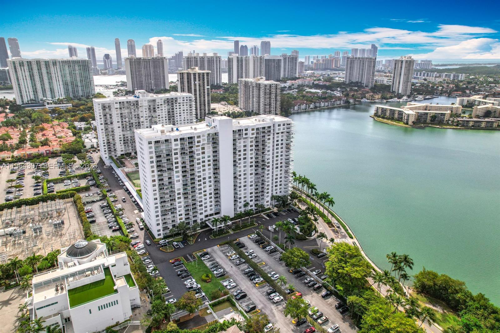 2801 NE 183rd St # 1504W, Aventura FL 33160 photo 2