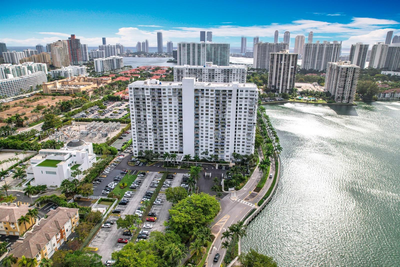 2801 NE 183rd St # 1504W, Aventura FL 33160 photo 3