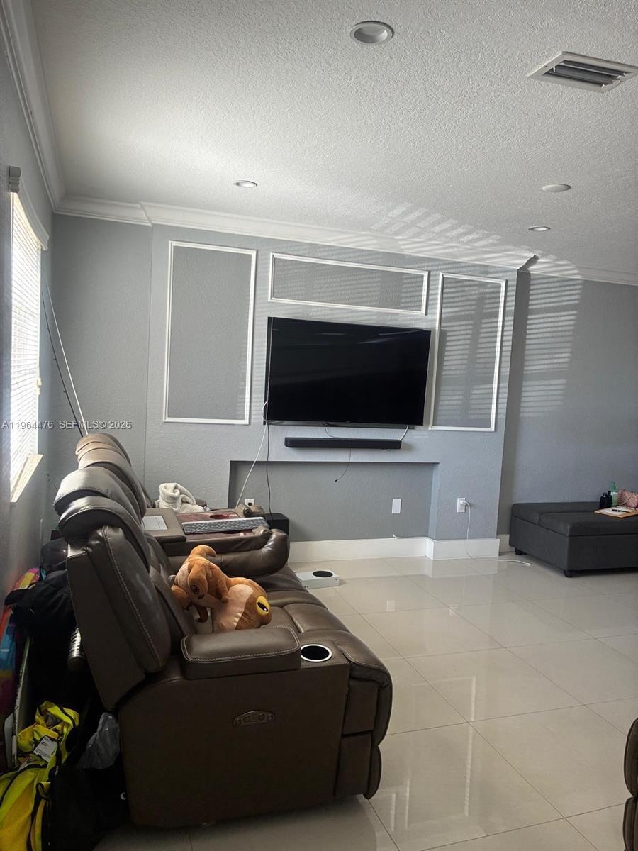 9425 NW 114th Ln # 3, Hialeah Gardens FL 33018 photo 2