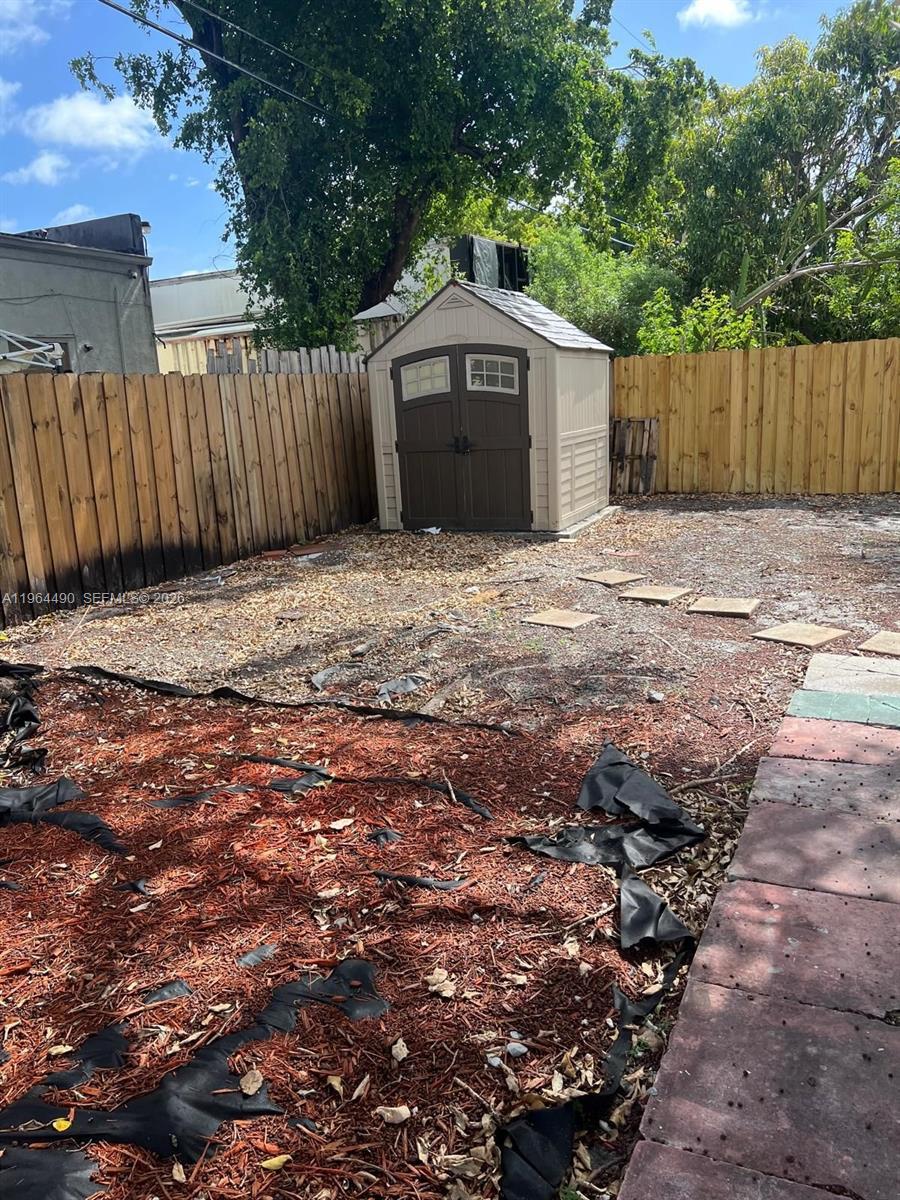 2561 NW 18th Ct, Fort Lauderdale FL 33311