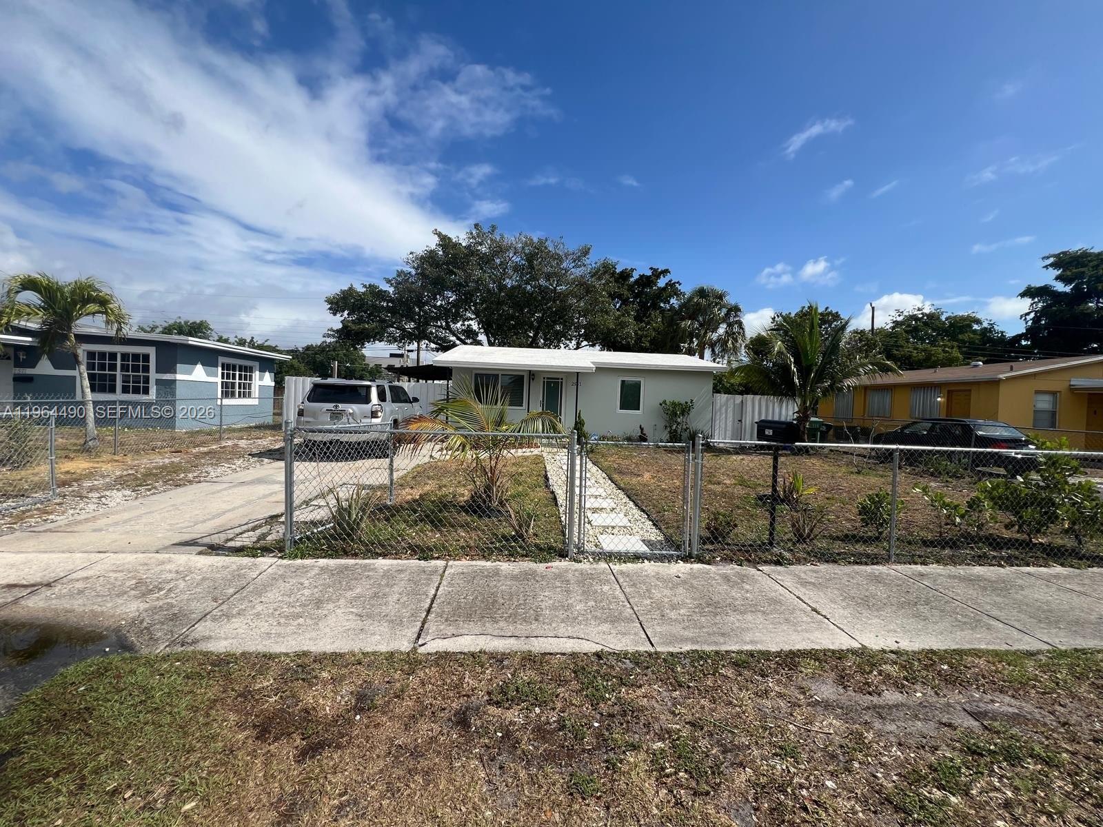 2561 NW 18th Ct, Fort Lauderdale FL 33311 photo 4