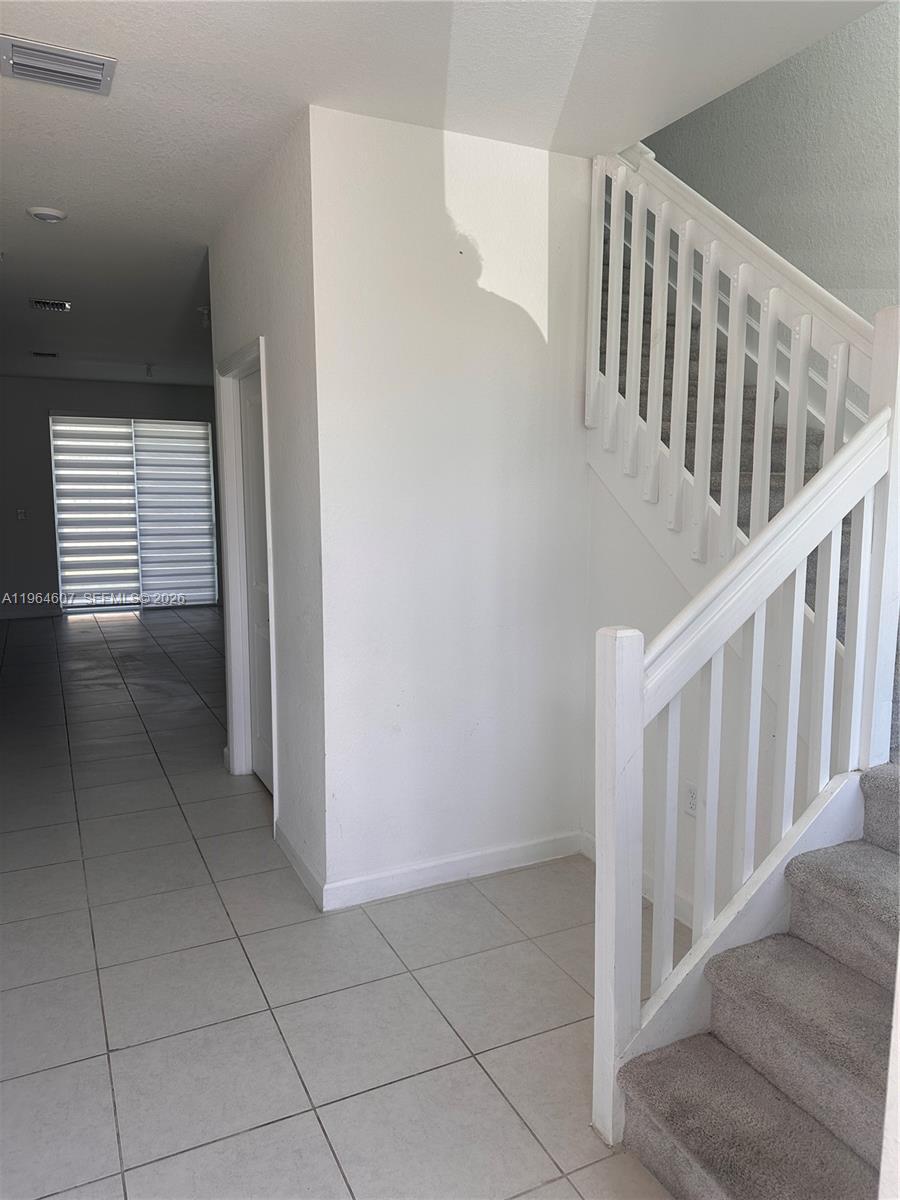 623 SE 13th St Cir, Homestead FL 33034 photo 2
