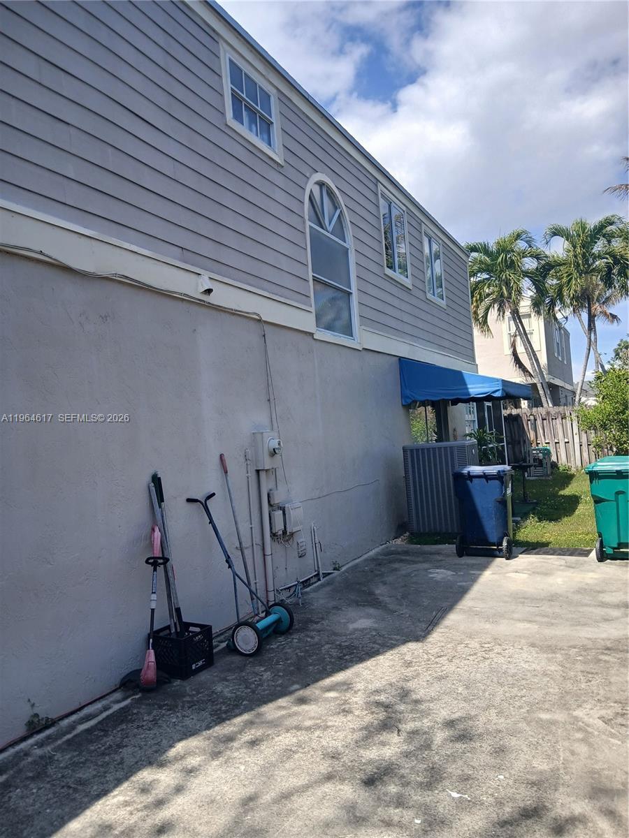 10005 SW 223rd Ln, Cutler Bay FL 33190 photo 2