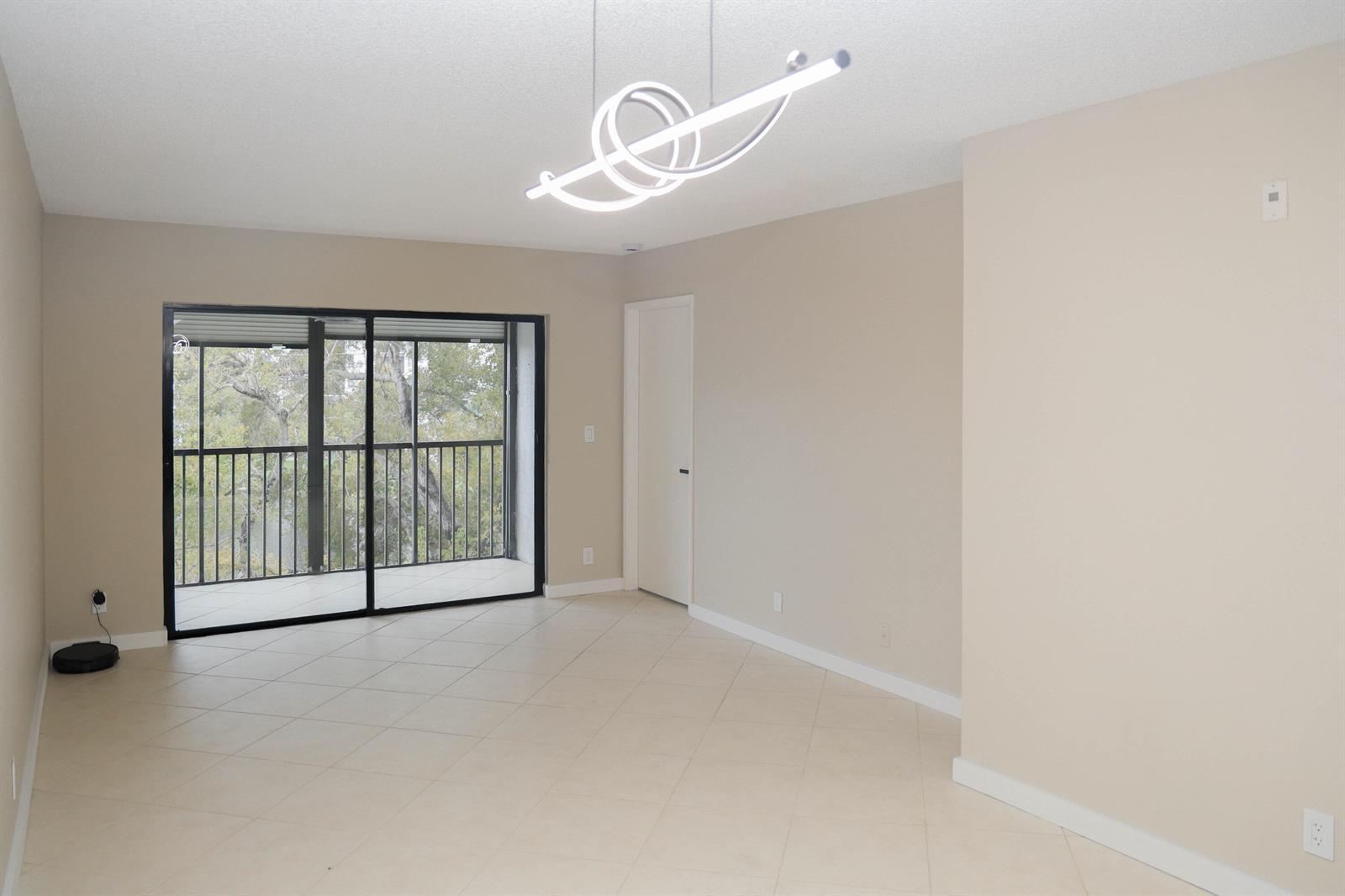 2228 N Cypress Bend Drive # 407, Pompano Beach FL 33069 photo 4