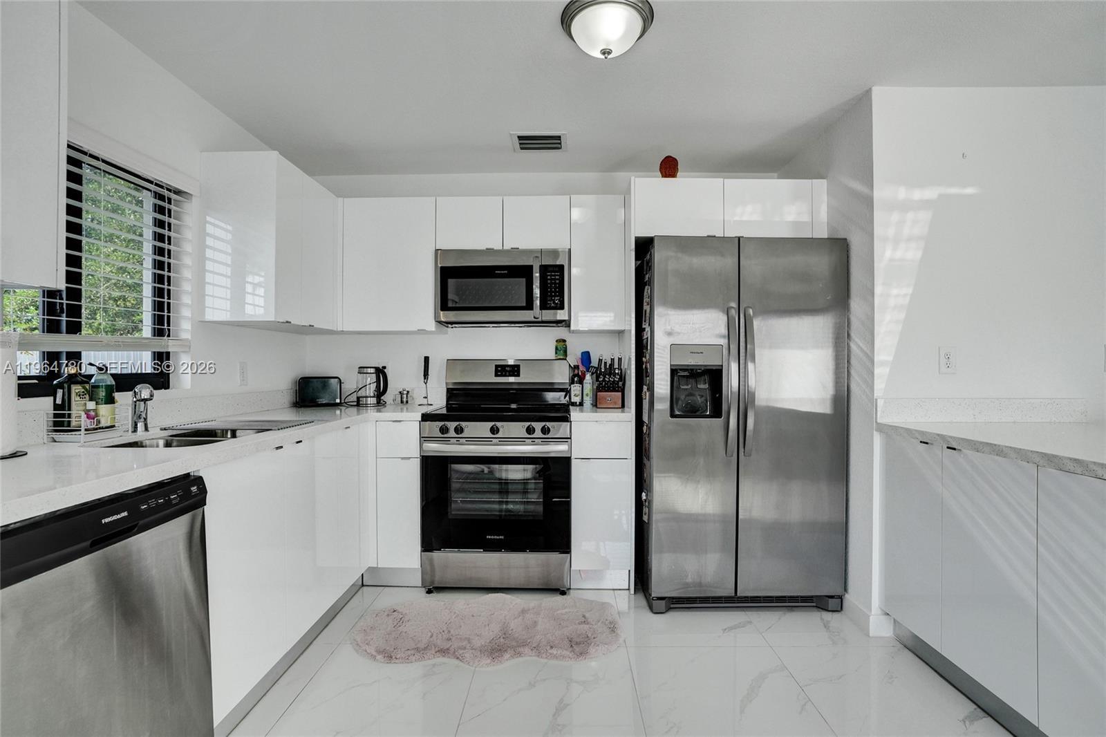 1712 NW 76th Ter # 1712, Miami FL 33147 photo 3
