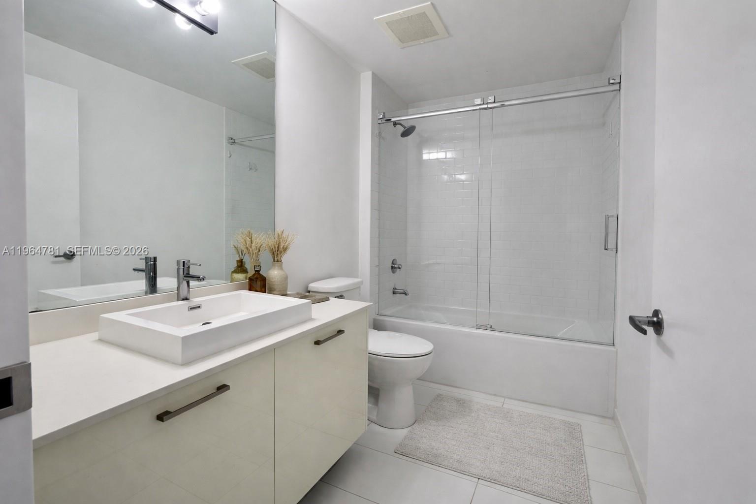 151 SE 1st St # 1501, Miami FL 33131 photo 3