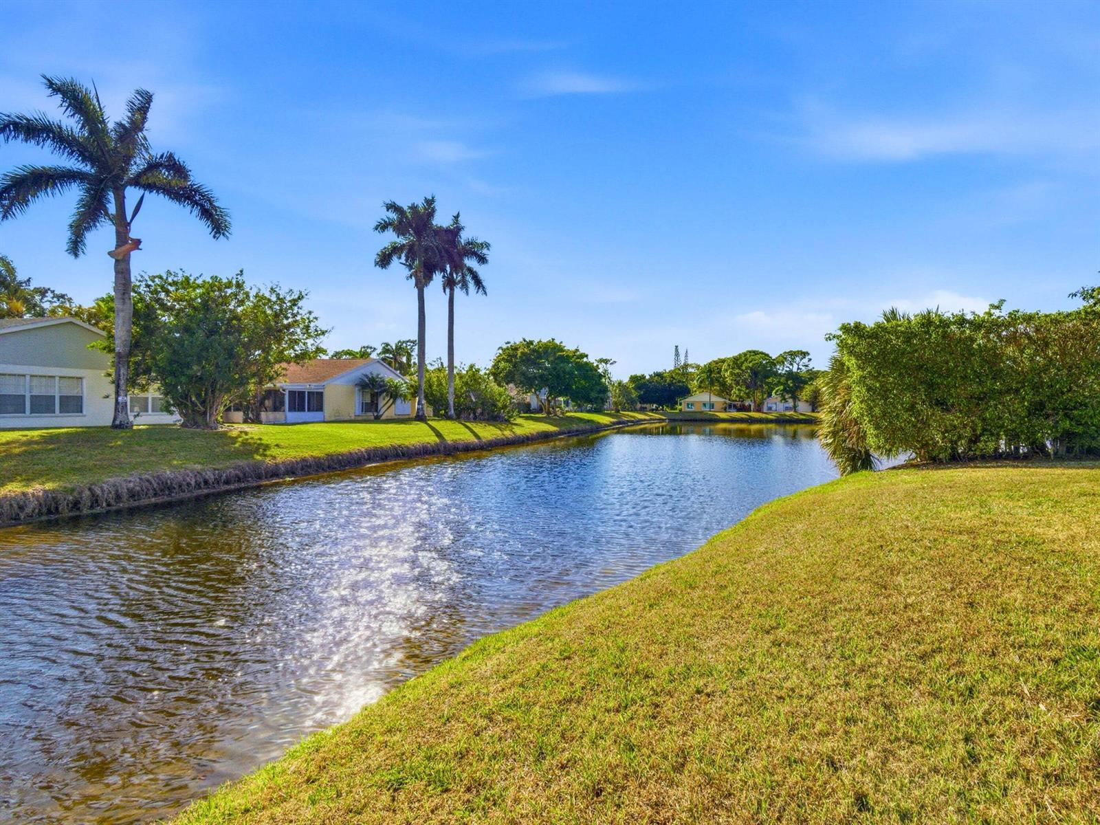 1285 Green Pine Boulevard, West Palm Beach FL 33409 photo 2