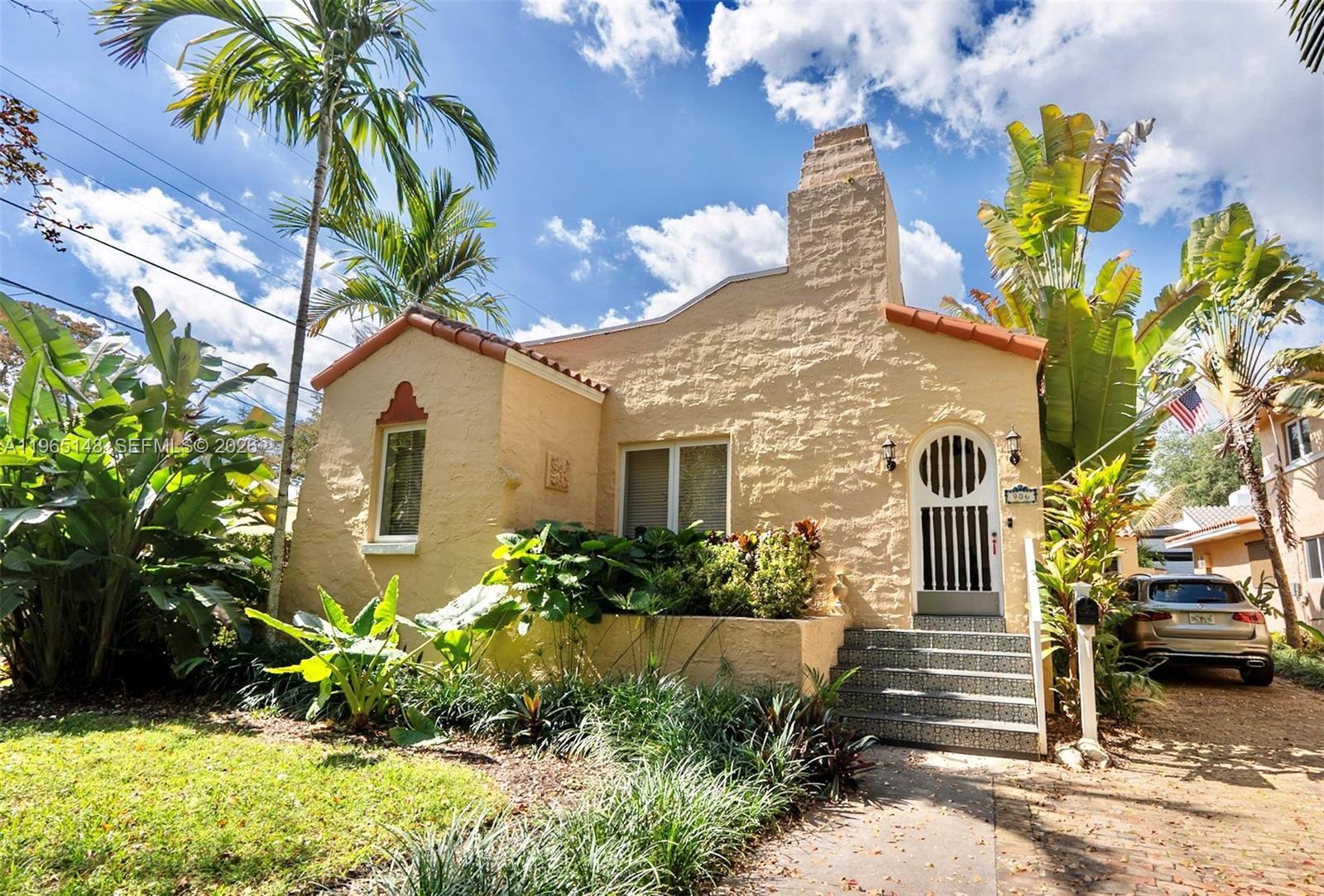 906 Genoa St, Coral Gables FL 33134