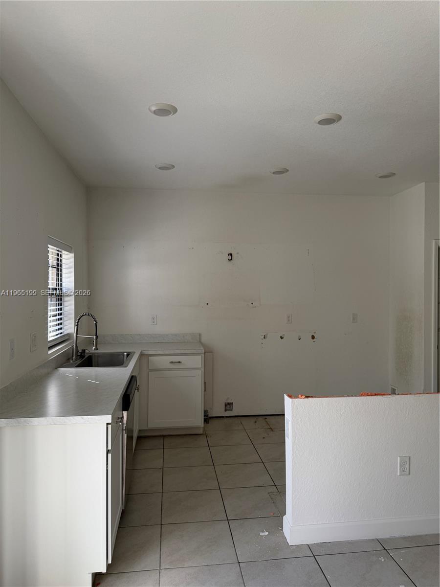 1137 SW 6th Ct, Florida City FL 33034 photo 2
