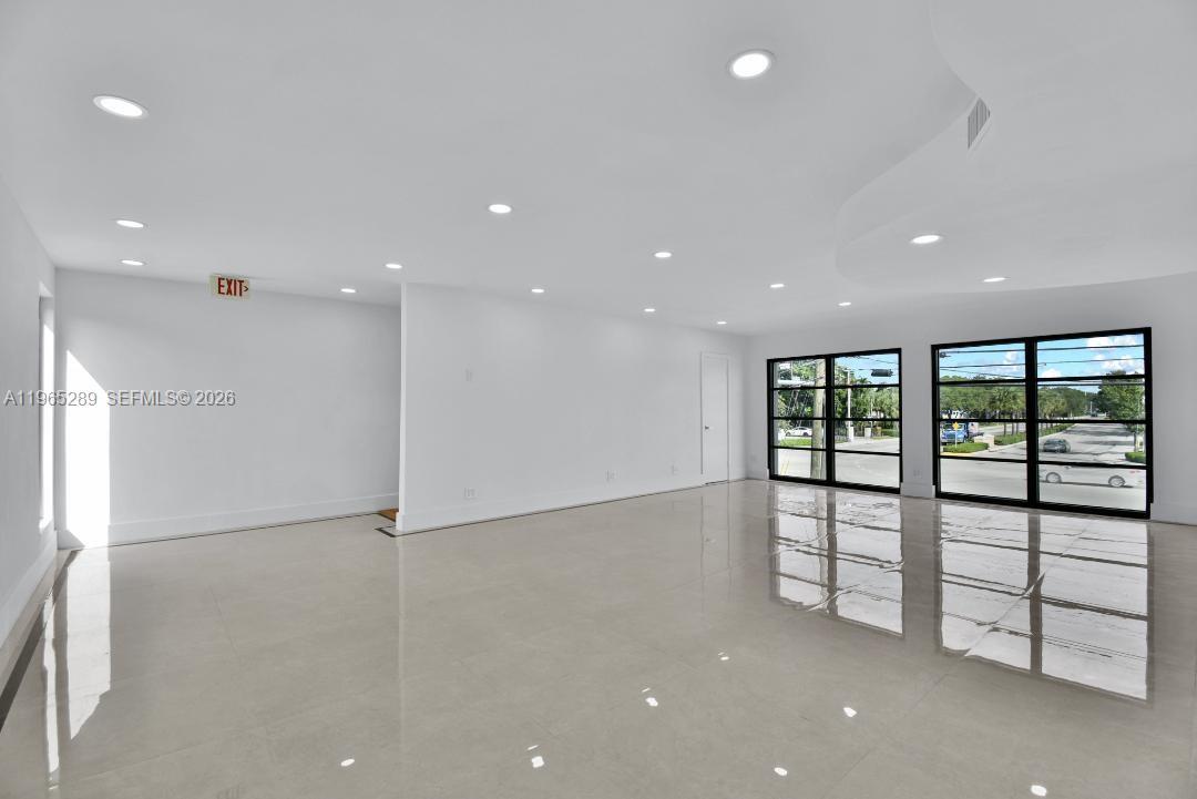2990 Griffin Rd # 203, Dania Beach FL 33312 photo 5