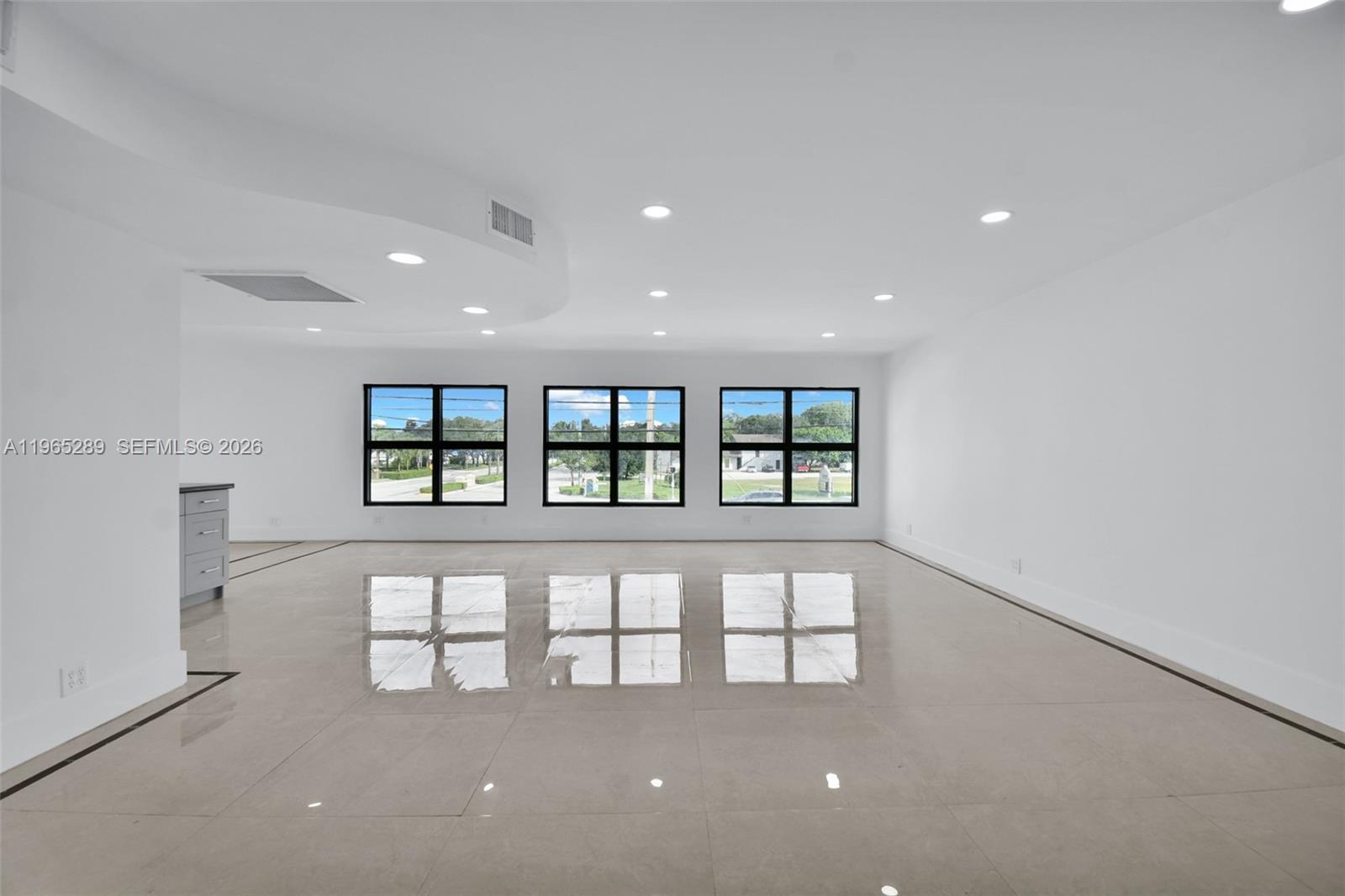 2990 Griffin Rd # 203, Dania Beach FL 33312 photo 4