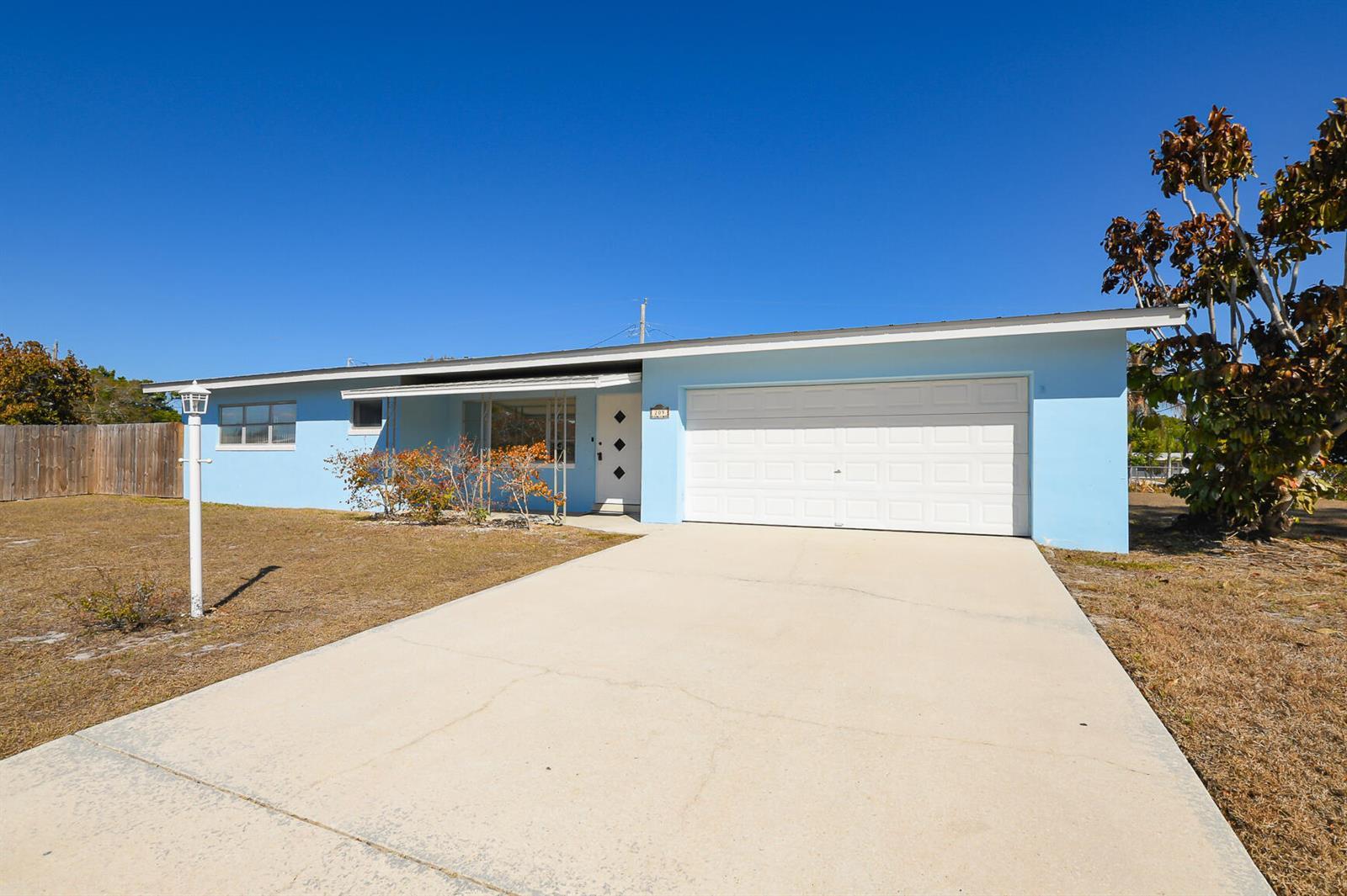209 Oak Lane, Port St. Lucie FL 34952
