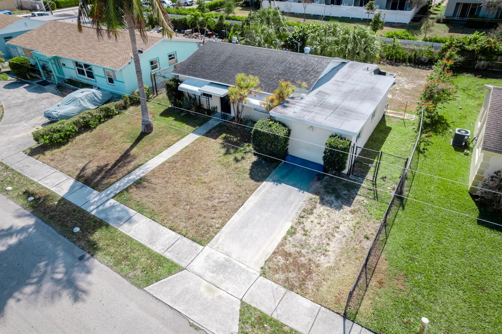 137 W 34th Street, Riviera Beach FL 33404 photo 2