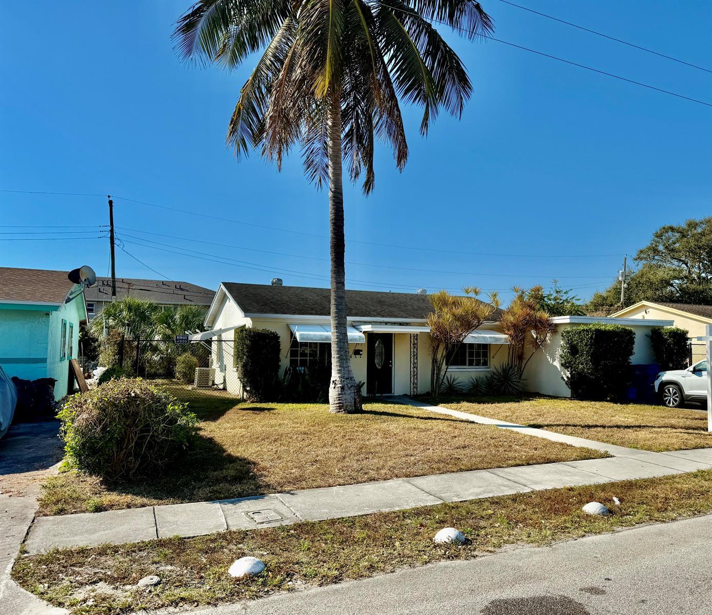 137 W 34th Street, Riviera Beach FL 33404 photo 3
