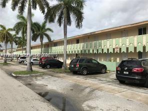North Miami Beach, FL 33162 photo 2
