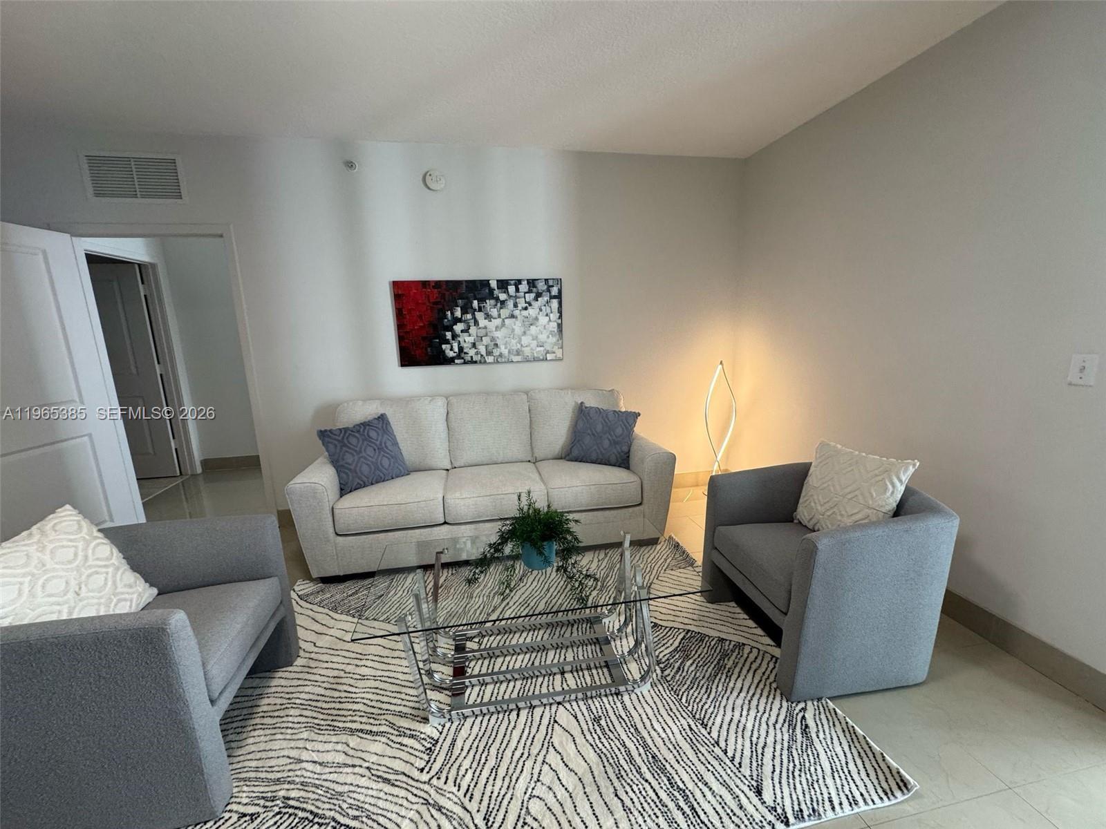 170 SE 14th St # 1108, Miami FL 33131 photo 3